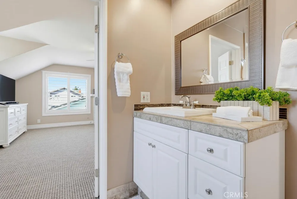 5482 Park Garden Grove, CA 92845