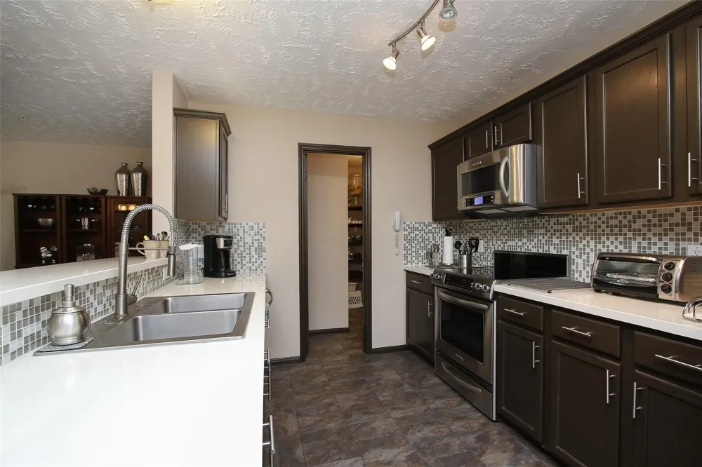 8051 Bay Branch Drive #323 The Woodlands, TX 77382
