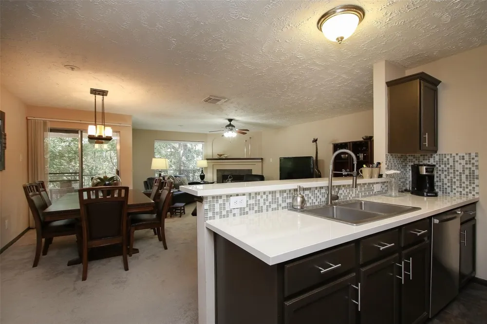 8051 Bay Branch Drive #323 The Woodlands, TX 77382