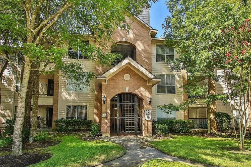 8051 Bay Branch Drive #323 The Woodlands, TX 77382