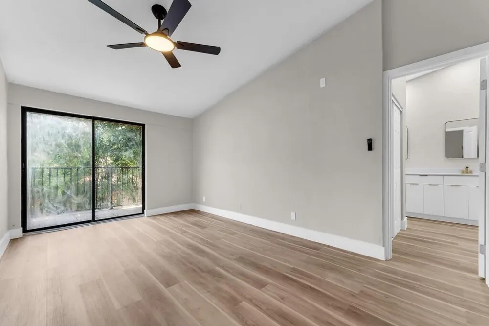 4281 NW 76th Avenue Davie, FL 33328