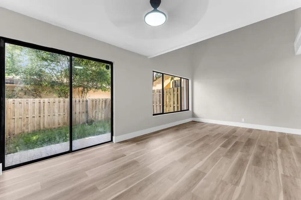 4281 NW 76th Avenue Davie, FL 33328