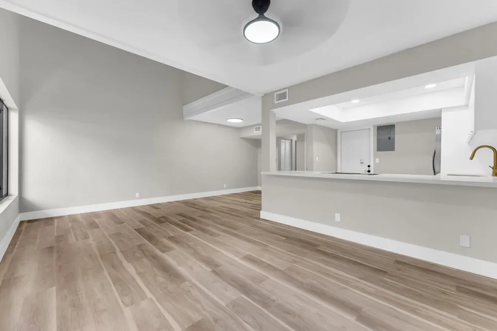 4281 NW 76th Avenue Davie, FL 33328