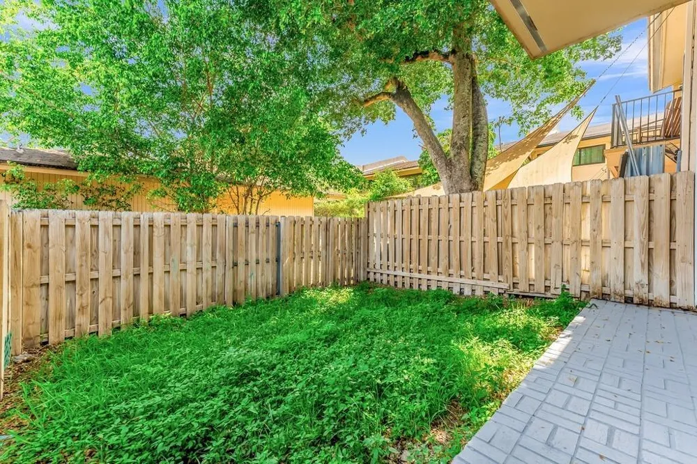 4281 NW 76th Avenue Davie, FL 33328