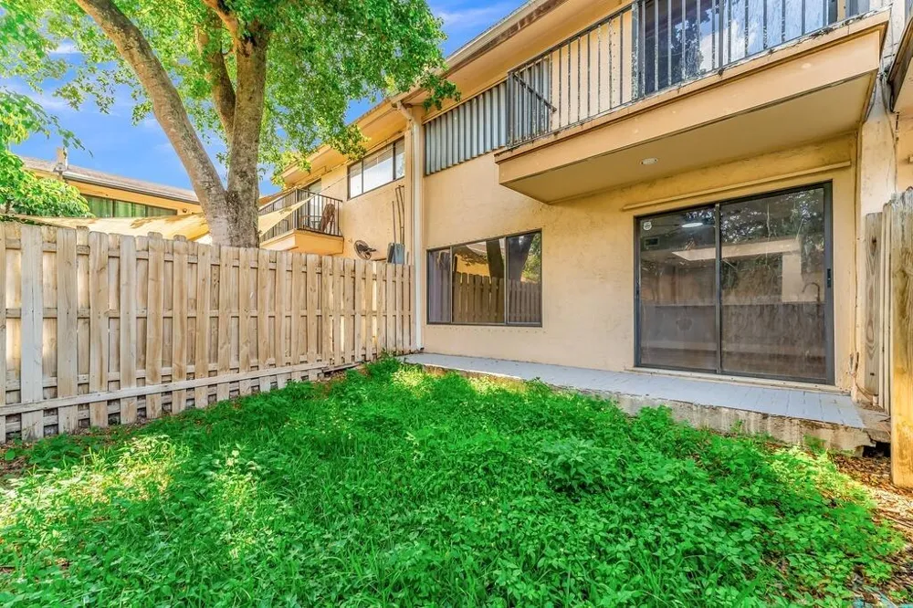 4281 NW 76th Avenue Davie, FL 33328