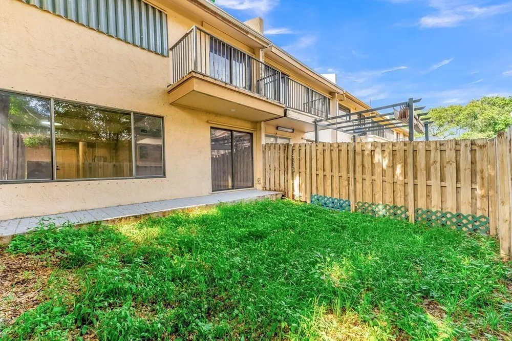 4281 NW 76th Avenue Davie, FL 33328