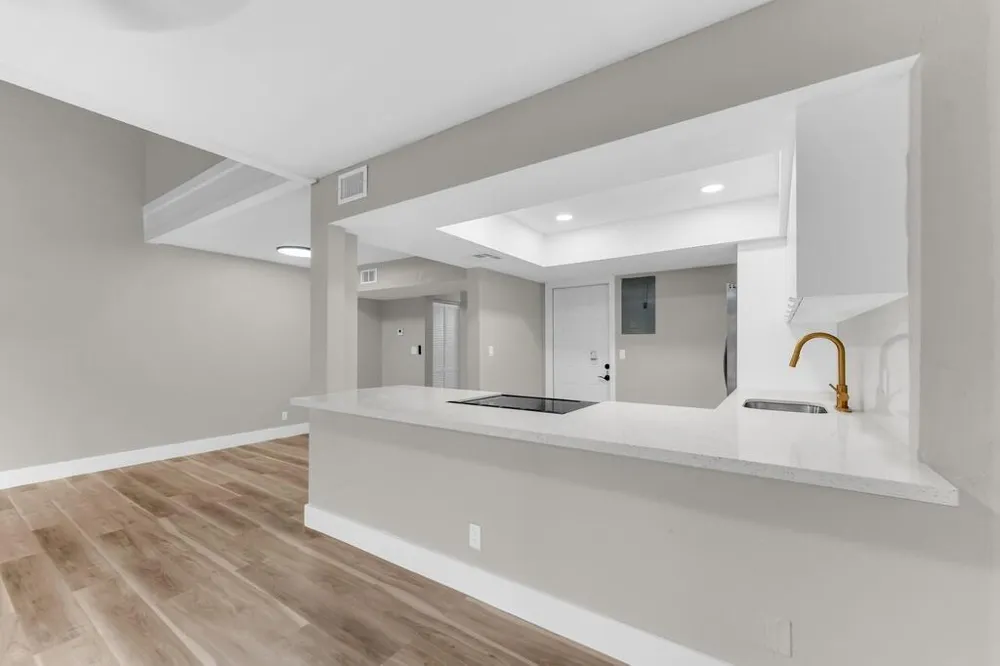 4281 NW 76th Avenue Davie, FL 33328