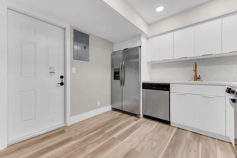 4281 NW 76th Avenue Davie, FL 33328