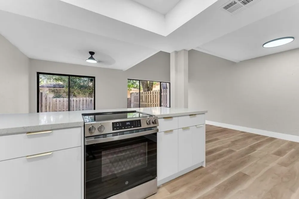 4281 NW 76th Avenue Davie, FL 33328