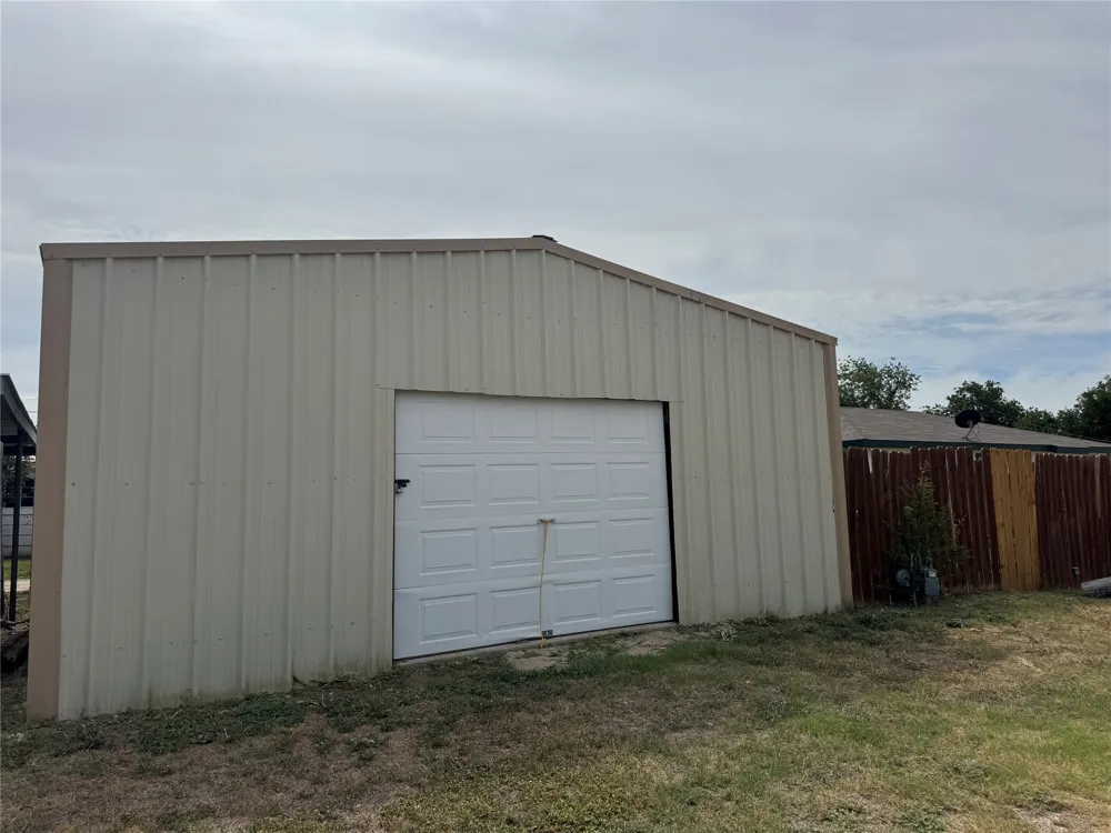 701 NE 3rd Street Knox City, TX 79529