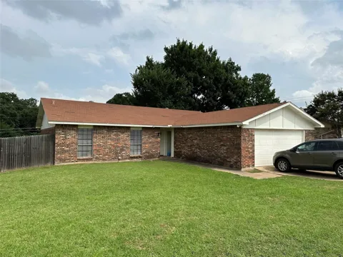 2304 Chinaberry Drive