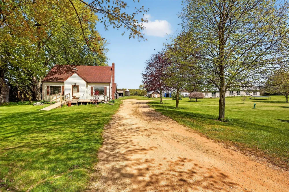 261 19 Mile Road NE Cedar Springs, MI 49319