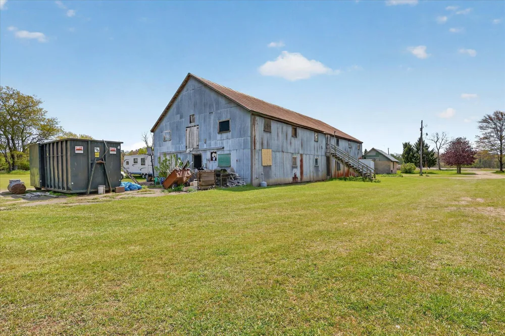 261 19 Mile Road NE Cedar Springs, MI 49319