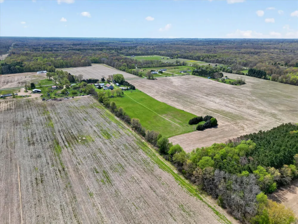 261 19 Mile Road NE Cedar Springs, MI 49319