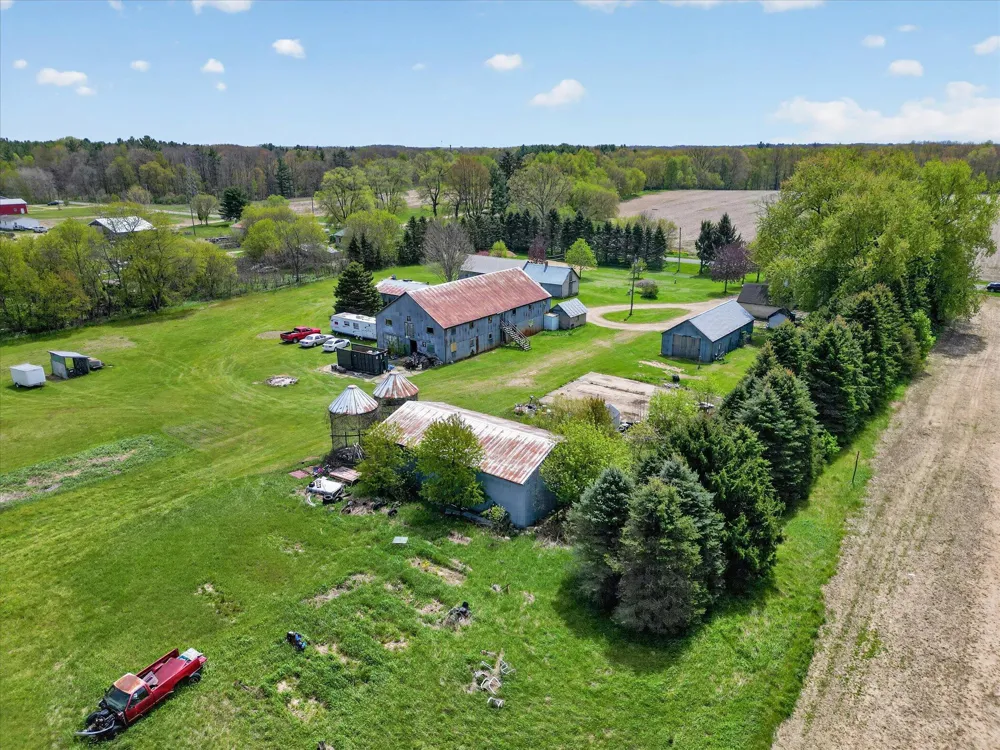 261 19 Mile Road NE Cedar Springs, MI 49319