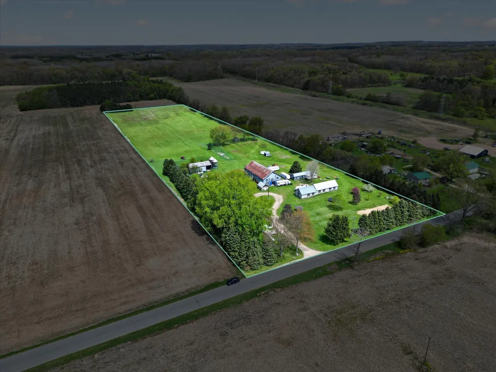 261 19 Mile Road NE Cedar Springs, MI 49319