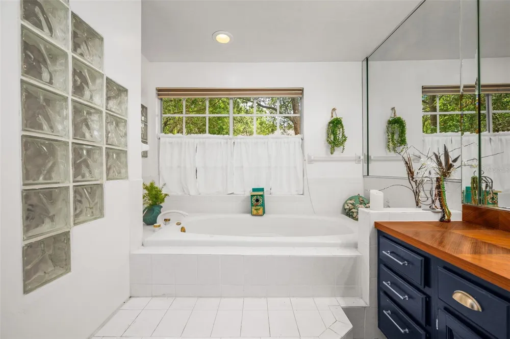 5261 SW 97TH DRIVE Gainesville, FL 32608