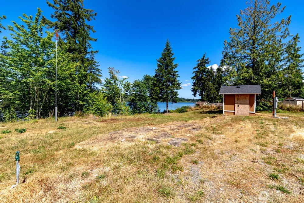 34304 Thomas Road E Eatonville, WA 98328