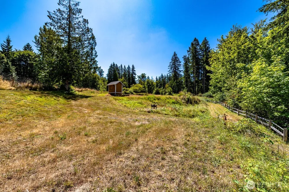34304 Thomas Road E Eatonville, WA 98328