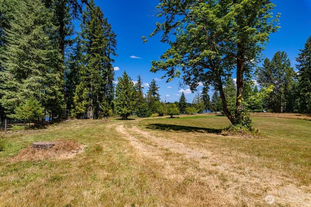 34304 Thomas Road E Eatonville, WA 98328
