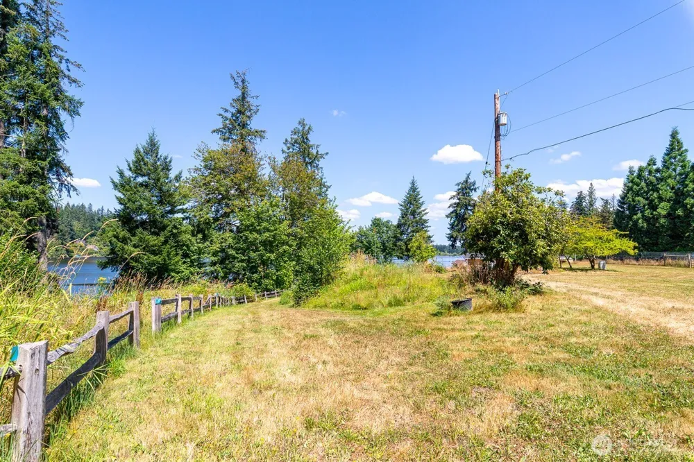 34304 Thomas Road E Eatonville, WA 98328