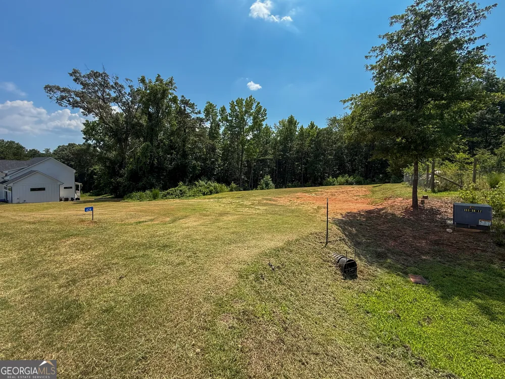 424 Harbor Point CIR Hartwell, GA 30643
