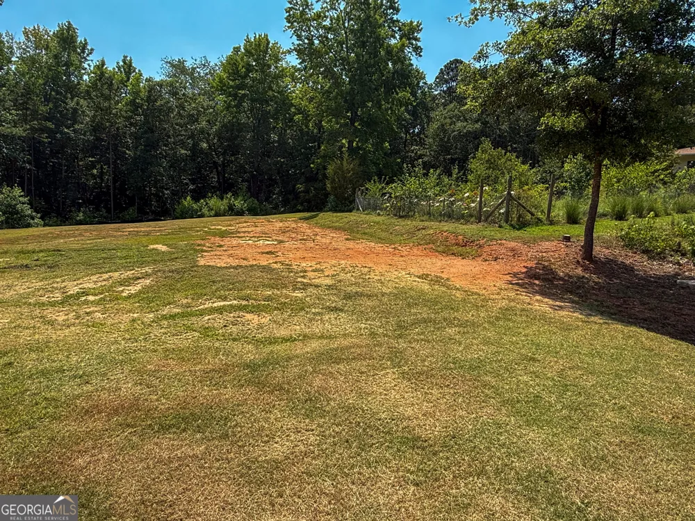 424 Harbor Point CIR Hartwell, GA 30643