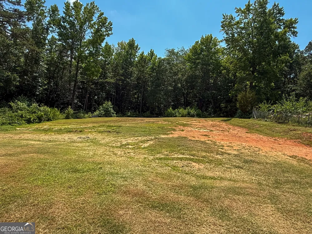 424 Harbor Point CIR Hartwell, GA 30643