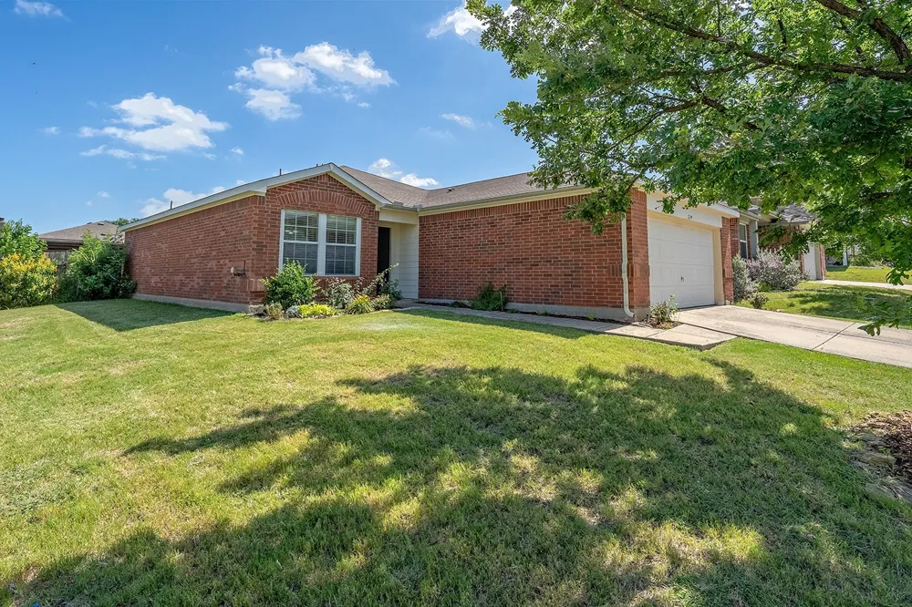 1219 Eagles Nest Trail Krum, TX 76249