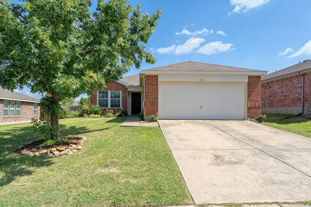 1219 Eagles Nest Trail Krum, TX 76249