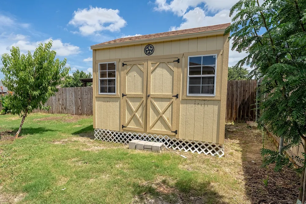 1219 Eagles Nest Trail Krum, TX 76249