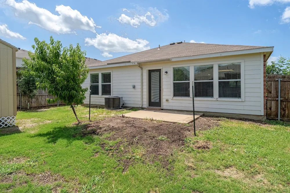 1219 Eagles Nest Trail Krum, TX 76249