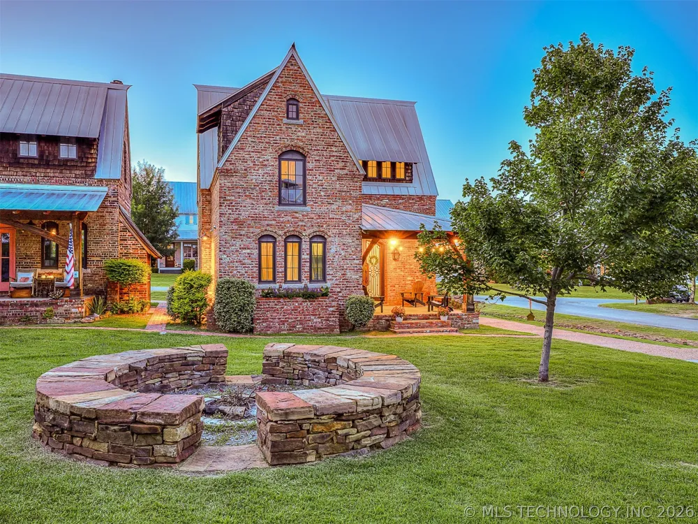 43 Redbud Street #D Carlton Landing, OK 74432