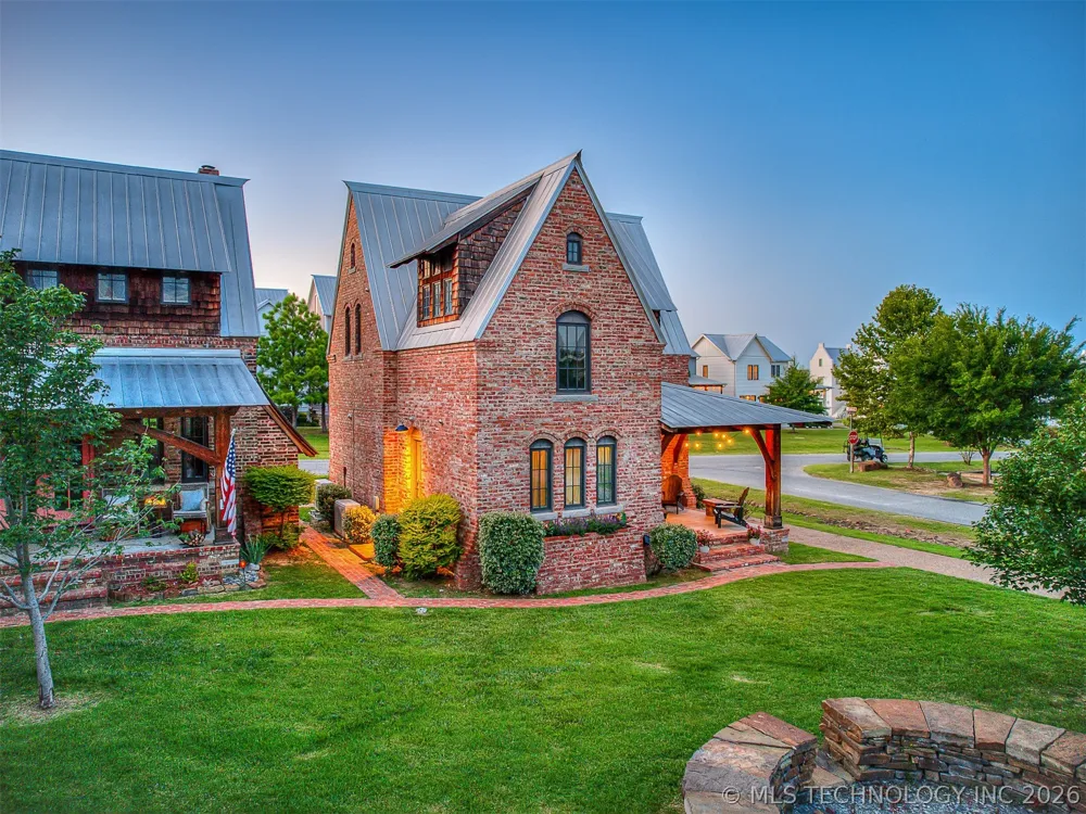 43 Redbud Street #D Carlton Landing, OK 74432