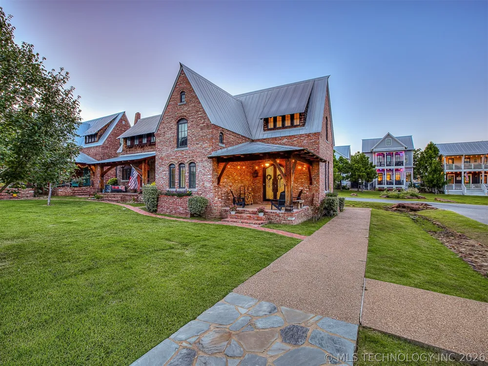 43 Redbud Street #D Carlton Landing, OK 74432
