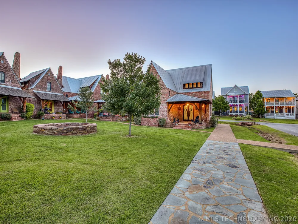43 Redbud Street #D Carlton Landing, OK 74432