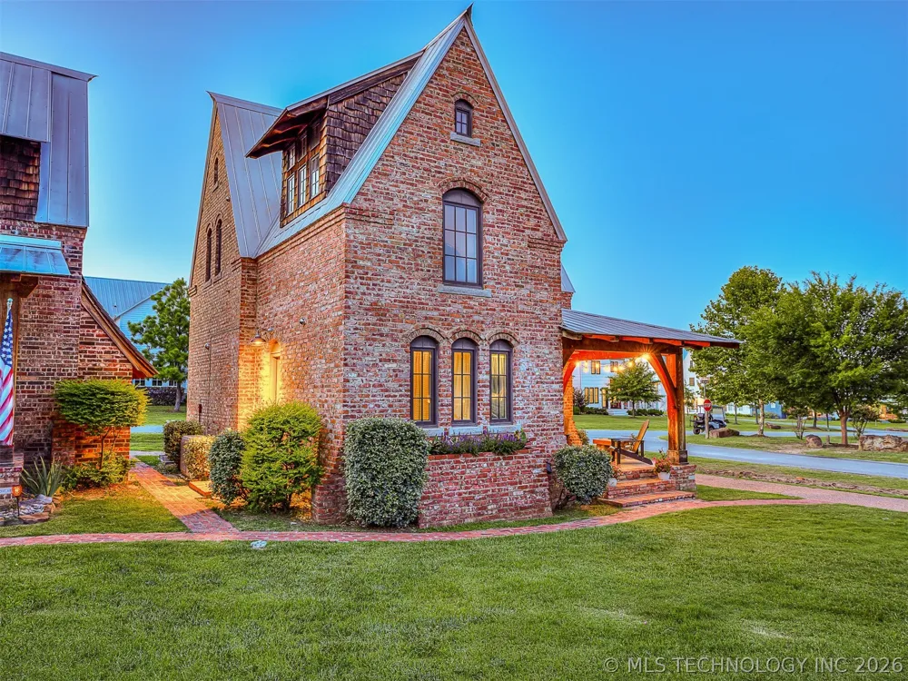 43 Redbud Street #D Carlton Landing, OK 74432