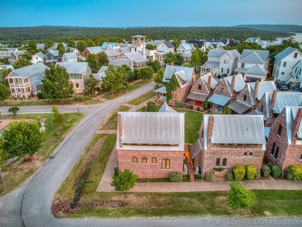 43 Redbud Street #D Carlton Landing, OK 74432