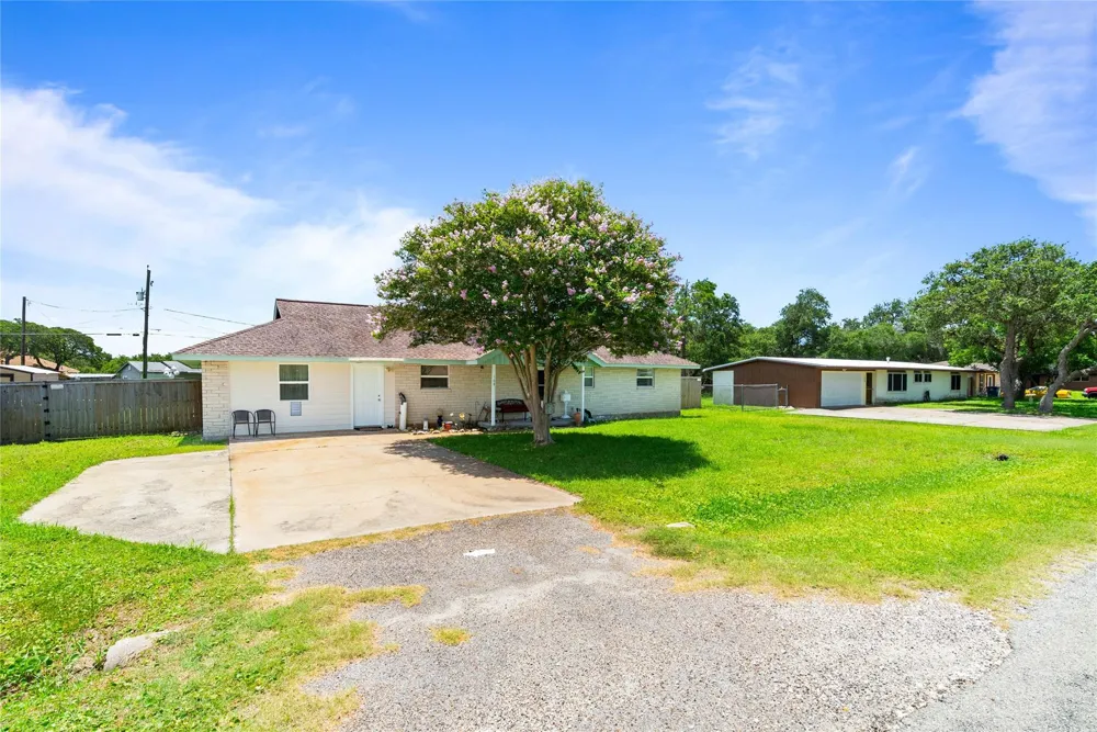 168 Sunset Ingleside, TX 78362