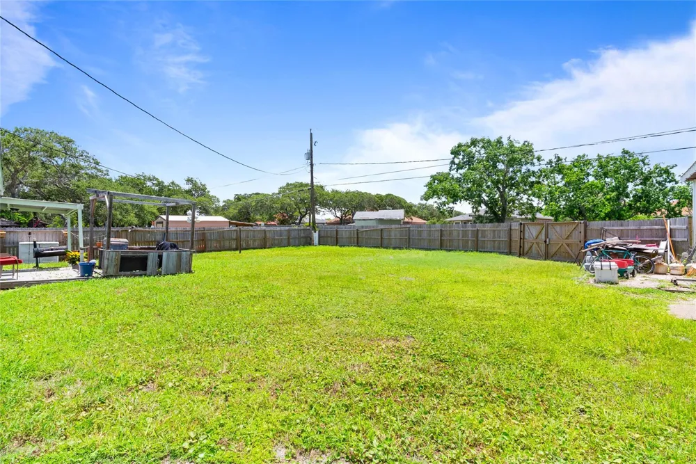 168 Sunset Ingleside, TX 78362