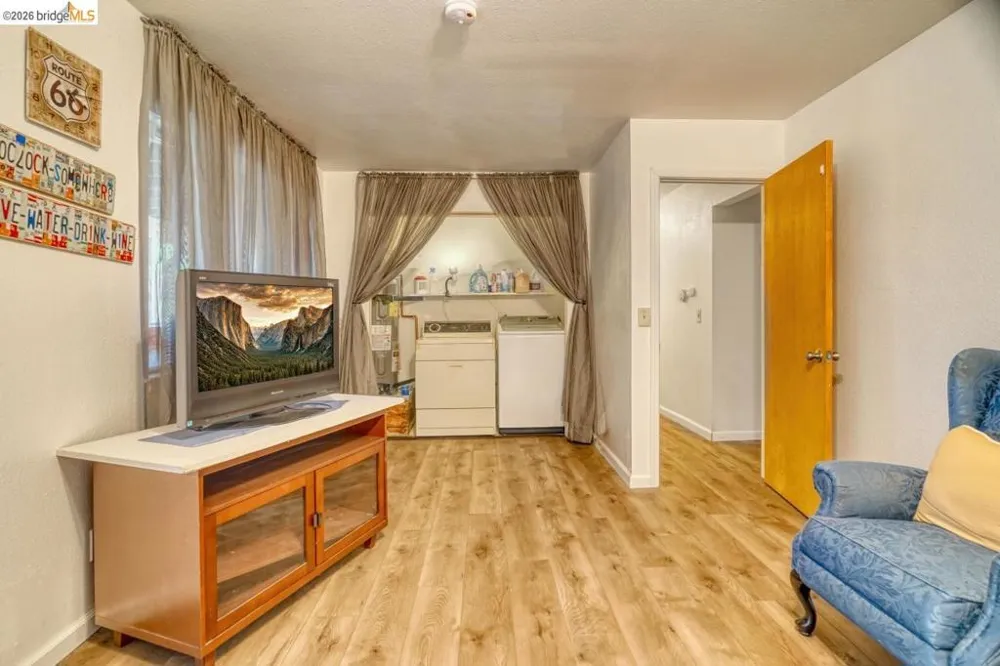 19215 Ferretti Rd. Groveland, CA 95321
