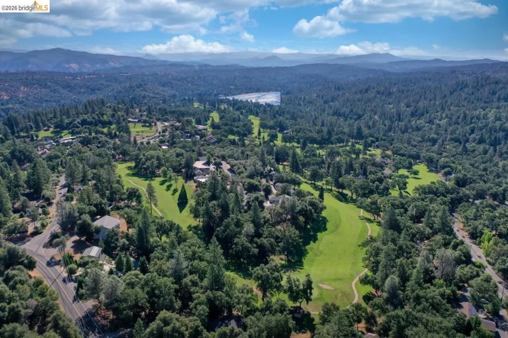 19215 Ferretti Rd. Groveland, CA 95321