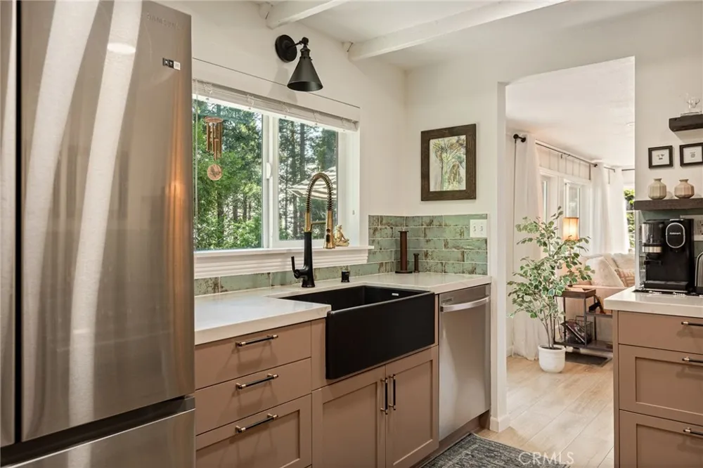 660 Spring Drive Crestline, CA 92325