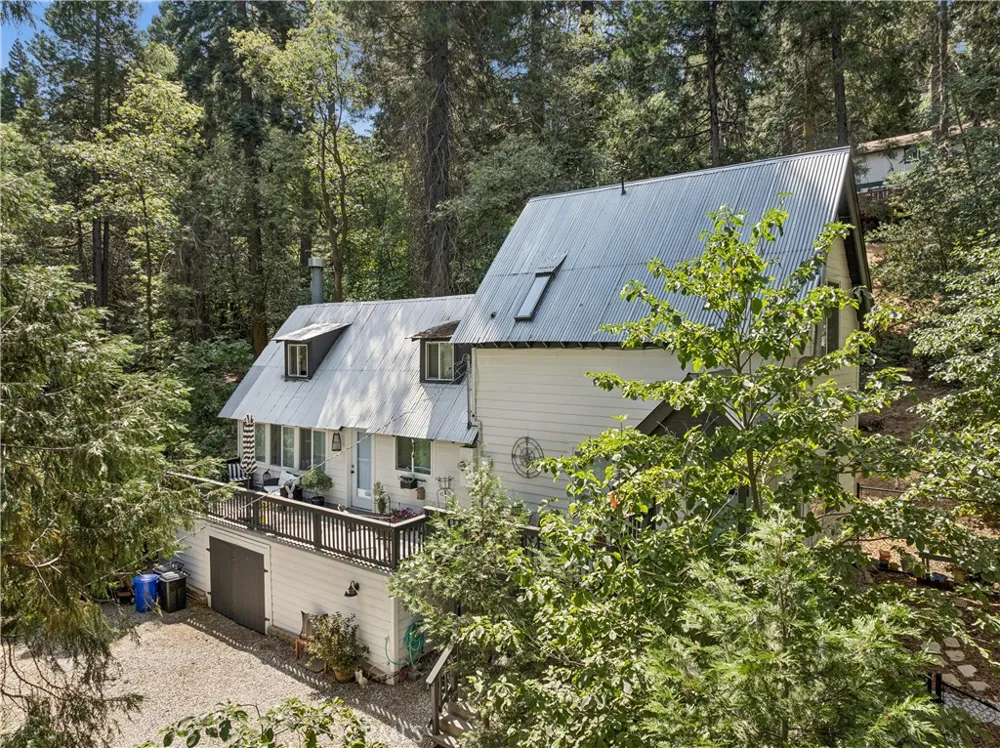 660 Spring Drive Crestline, CA 92325