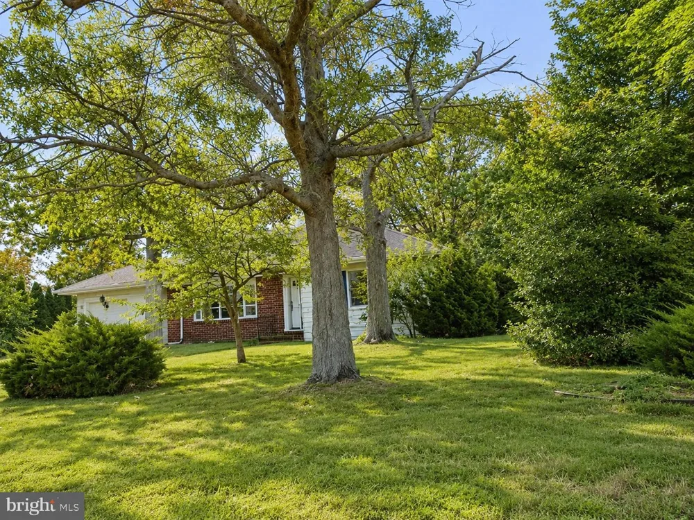 26 DELAWARE DRIVE Penns Grove, NJ 08069