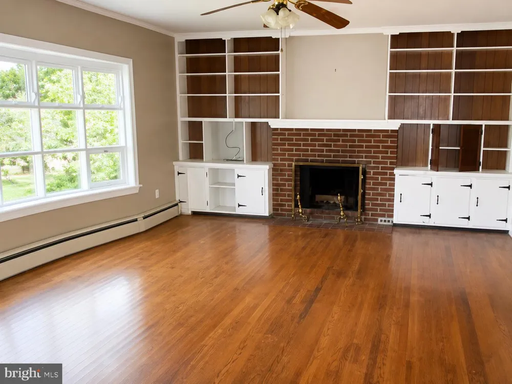 26 DELAWARE DRIVE Penns Grove, NJ 08069