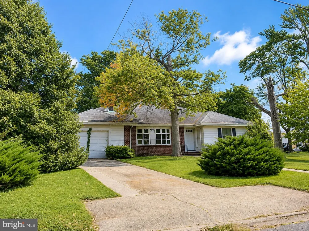 26 DELAWARE DRIVE Penns Grove, NJ 08069