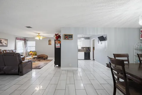 1301 SW 75th Avenue