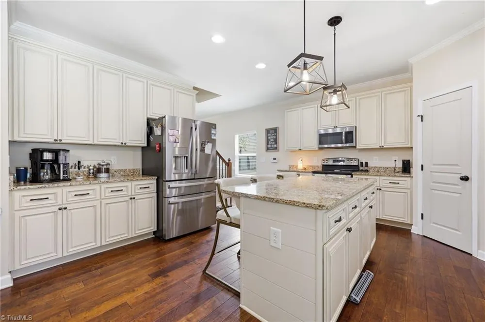 218 Penry Lane Clemmons, NC 27012
