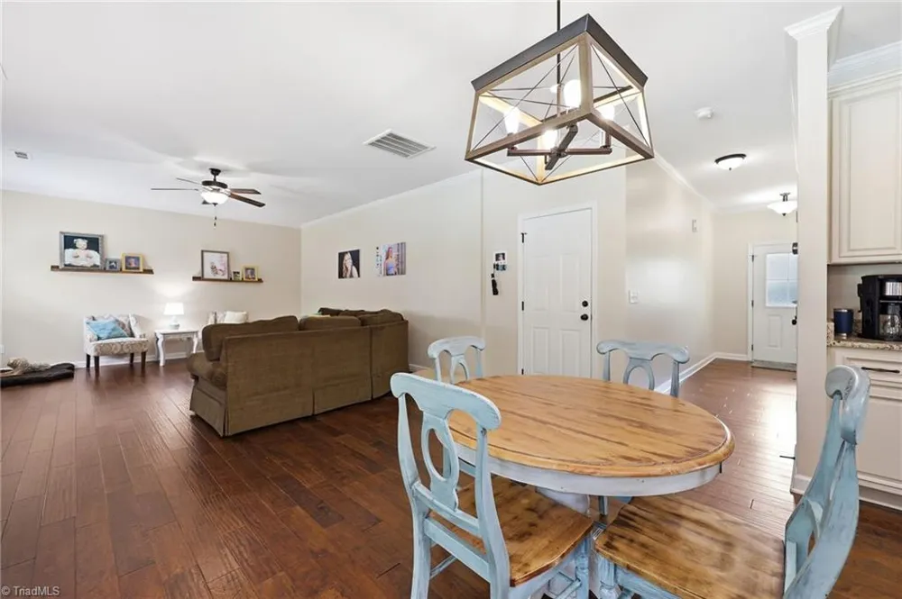 218 Penry Lane Clemmons, NC 27012